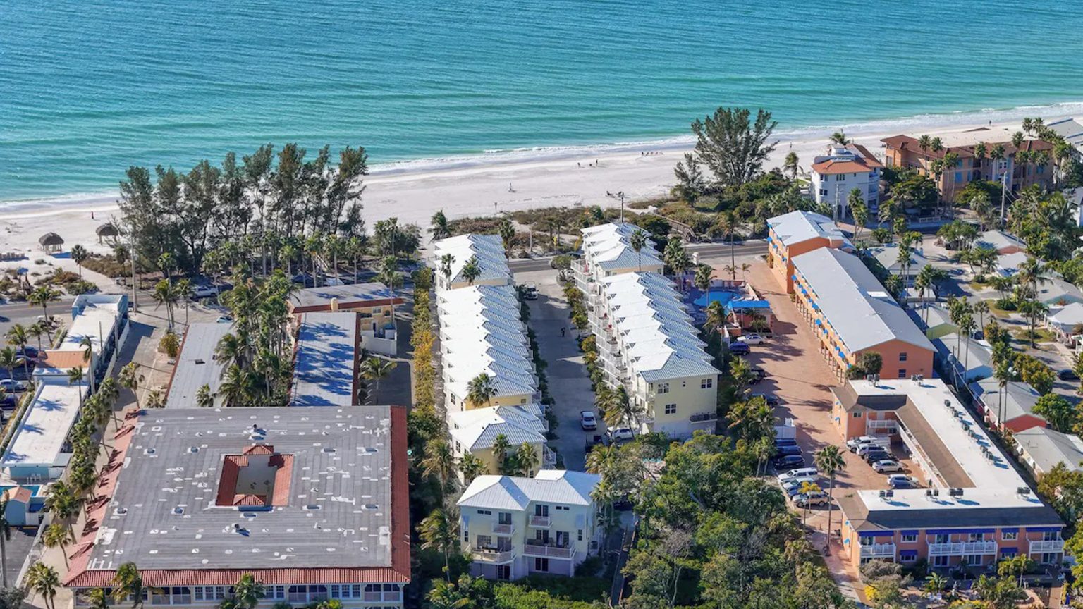 Prime Bradenton Beach Location – Just Steps from the Gulf